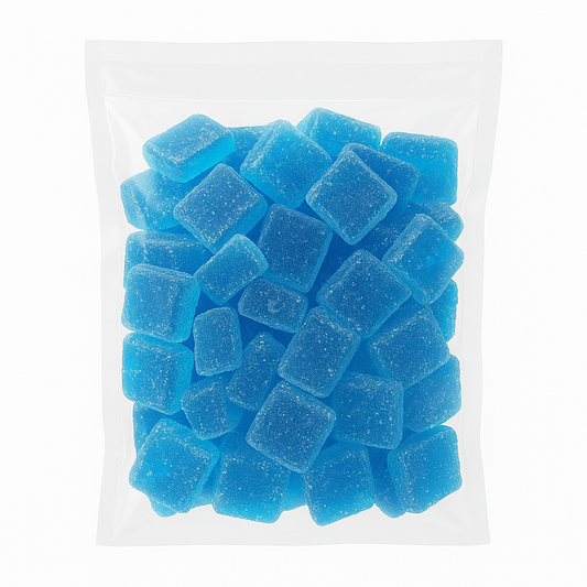 un gros sac de gummies THC 30mg saveur myrtille. gummies forme carré bleu recouvert de sucre 